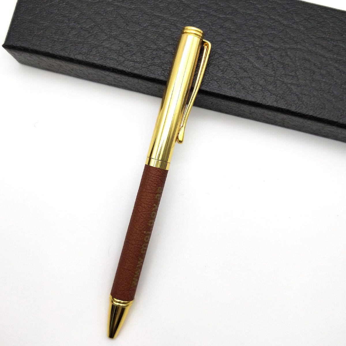 stylo cadeau de luxe avec surface en cuir