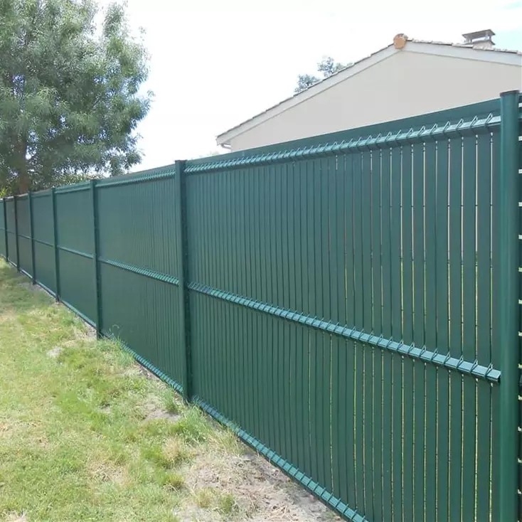 clôture autour de la maison - enceinte plastique pvc