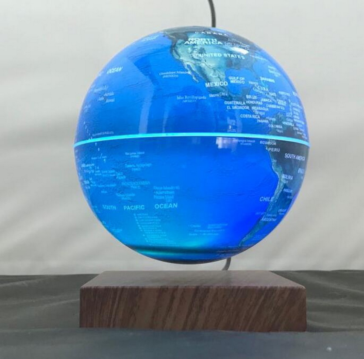 lampe globe flottante magnétique