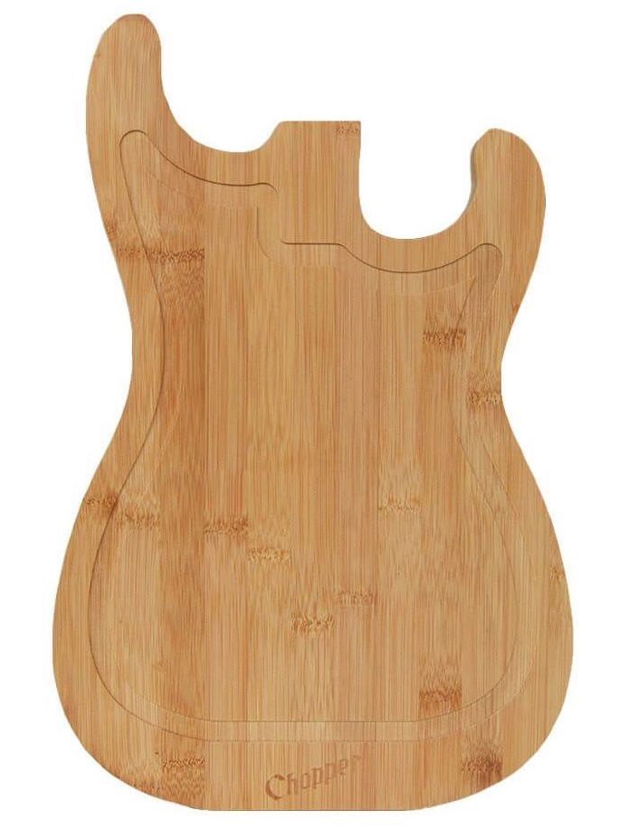 planche à découper en bois en forme de guitare