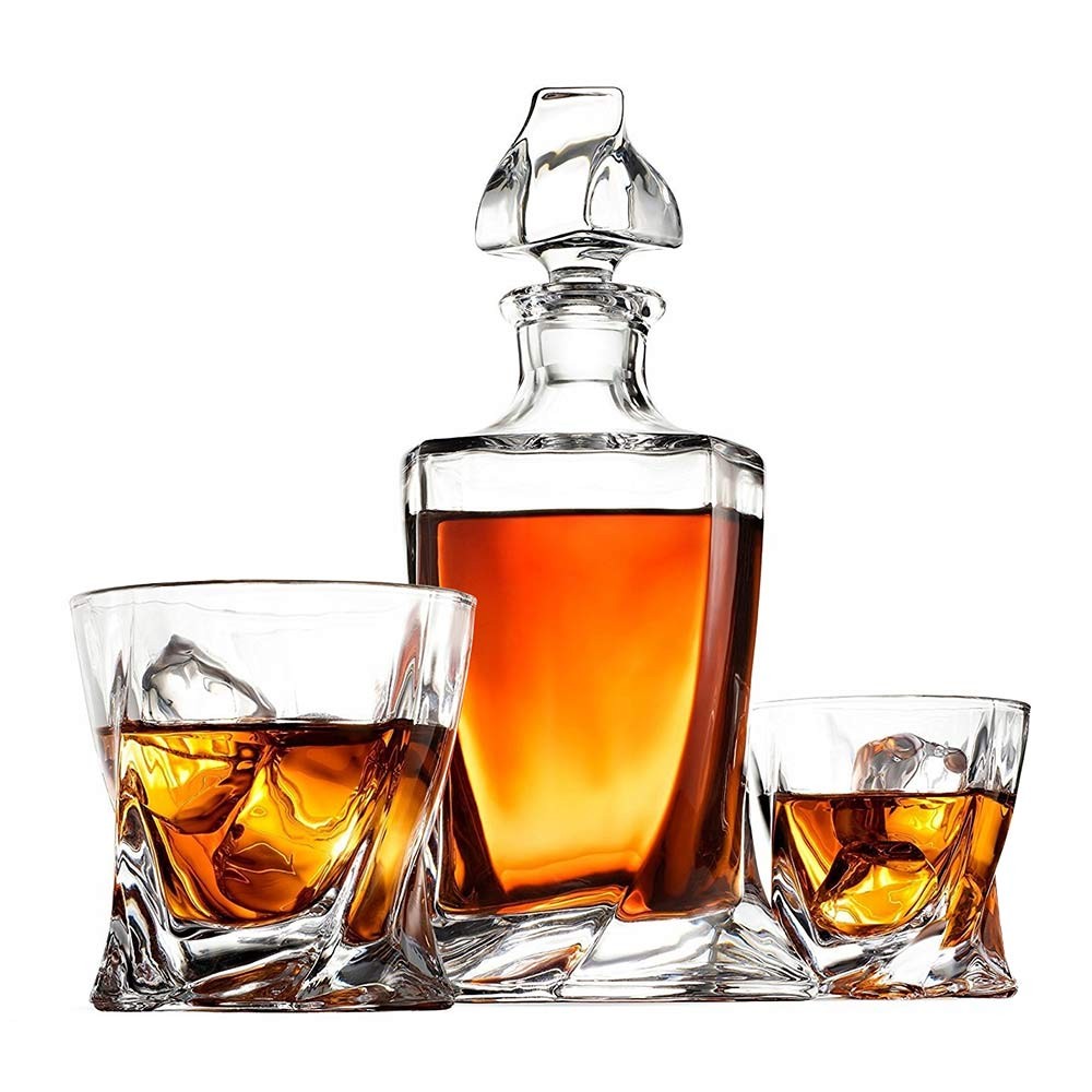 ensemble de boissons de luxe whisky rhum bourbon scotch