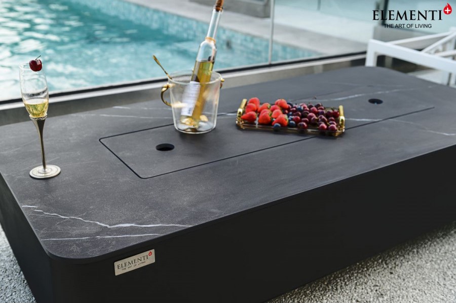 table de jardin avec foyer au gaz marbre noir béton